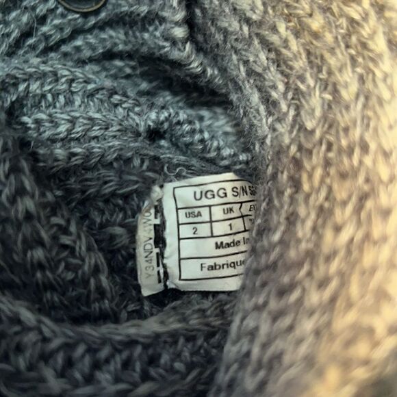 UGG Classic Cardy Gray Crochet Button Boots Sweater sz 2 Girls Kids - Picture 8 of 8